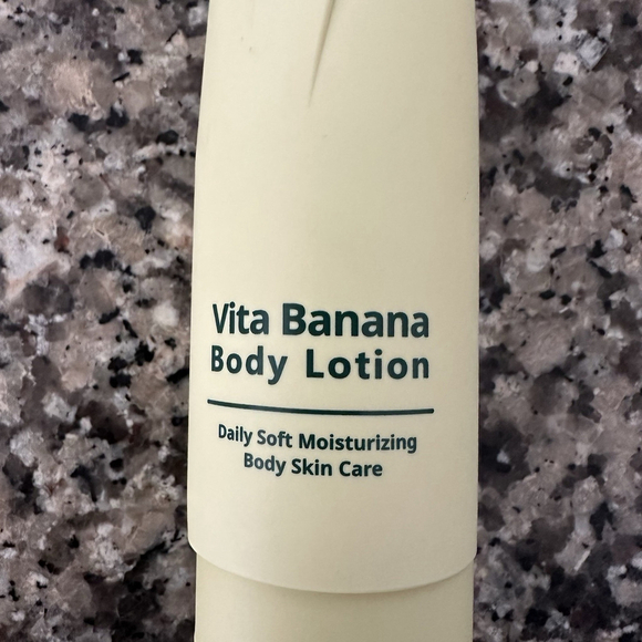 Vita Banana Body Lotion – Daily Soft Moisturizing Skin Care – Sealed Tube - Picture 2 of 3